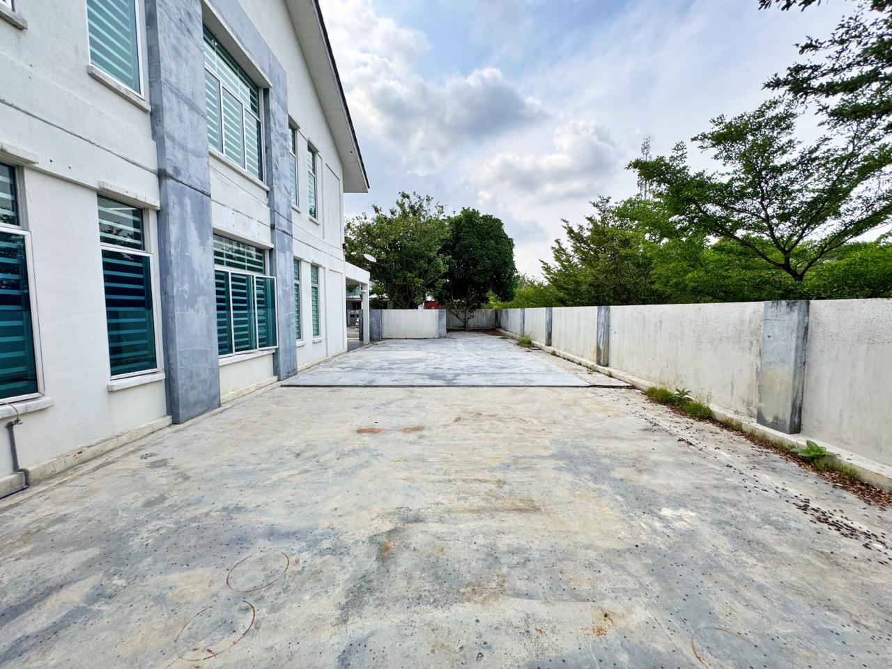 Double Storey Terrace Bangi Avenue - photo 12