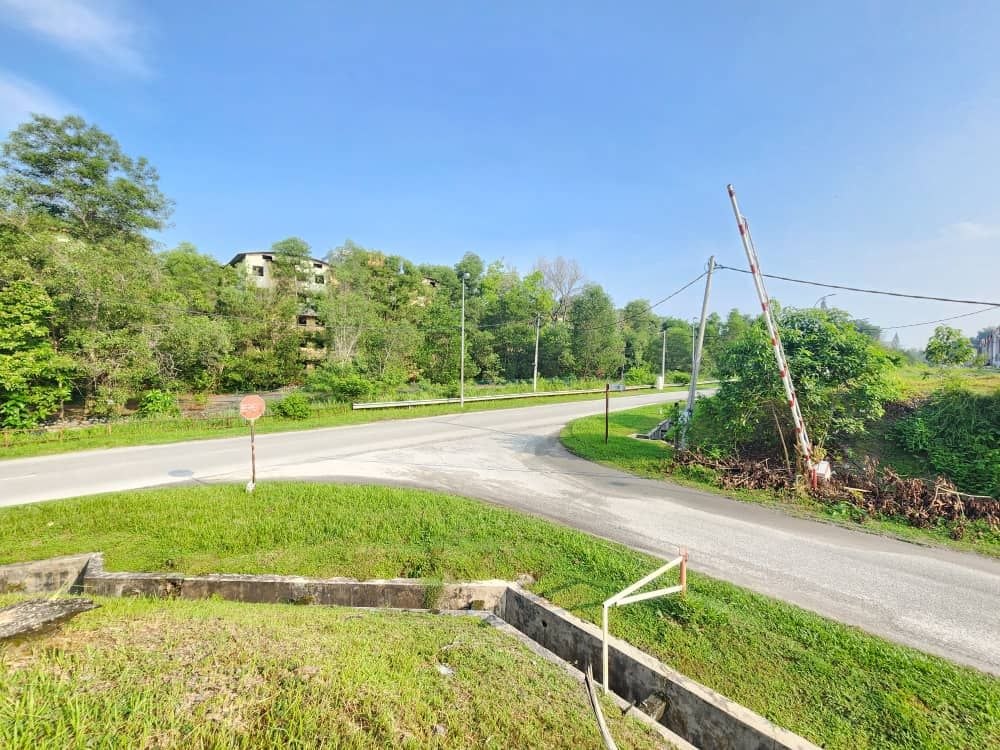 Corner Bungalow Lot Taman Universiti - photo 3