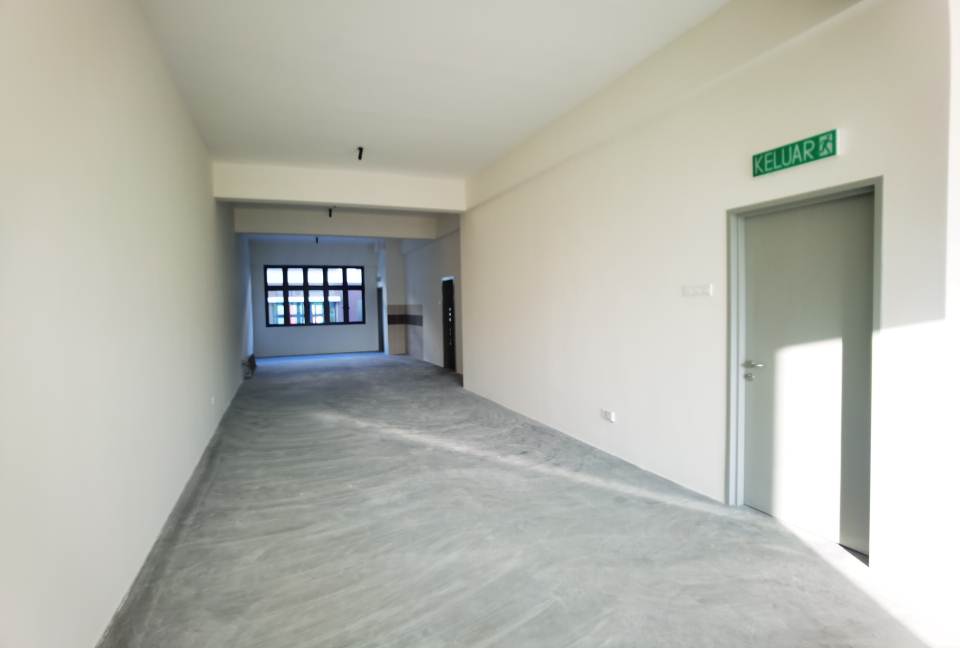 3 Storey Shoplot Bandar Seri Putra Bangi - photo 4
