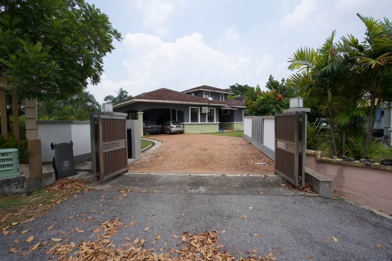 Bungalow Jalan Enclave D Bandar Enstek N9