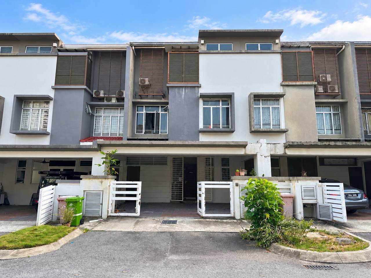 2 n half Storey Desiran Bayu Presint 16