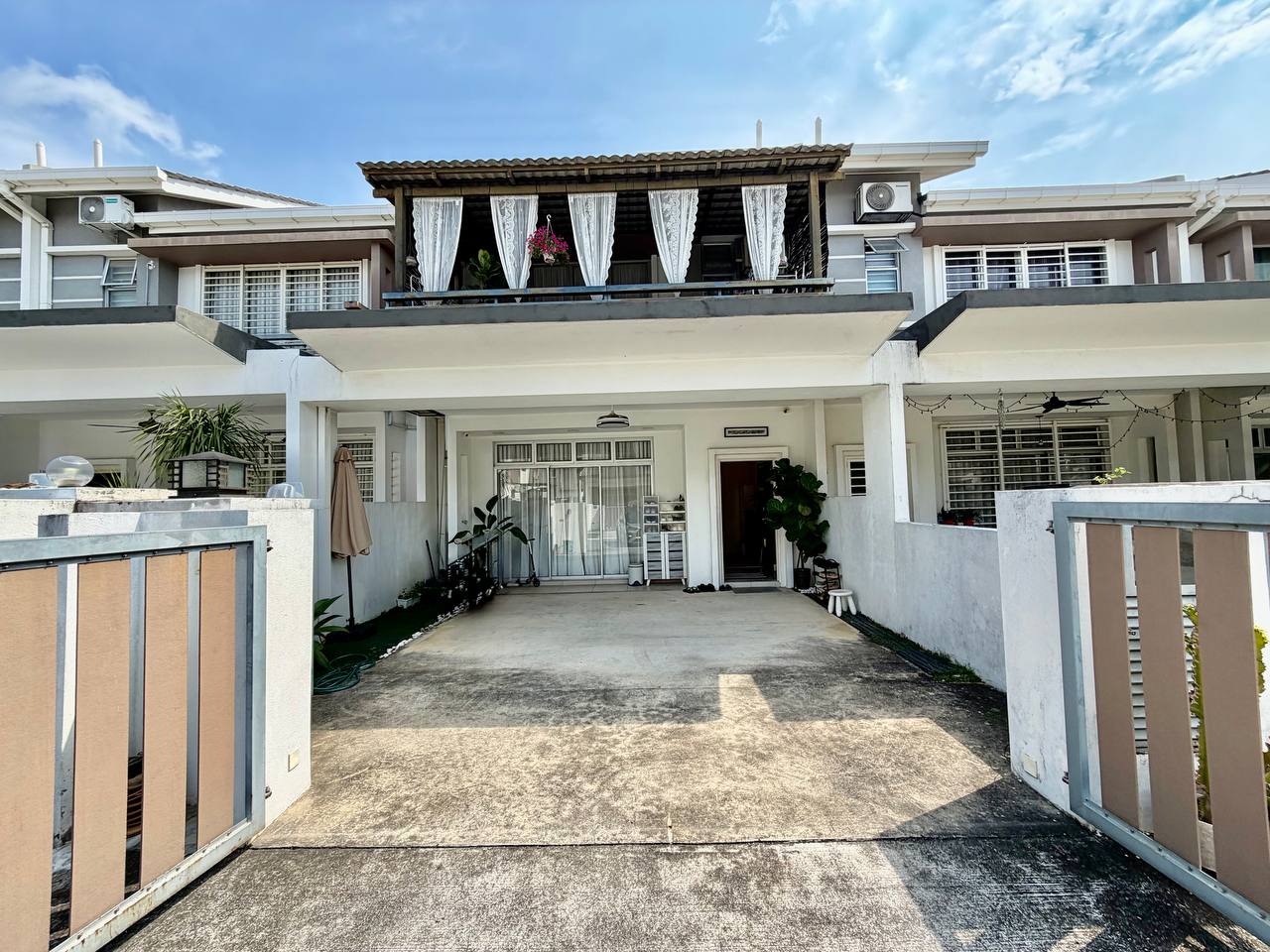 Double Storey Terrace Serene Heights - photo 1