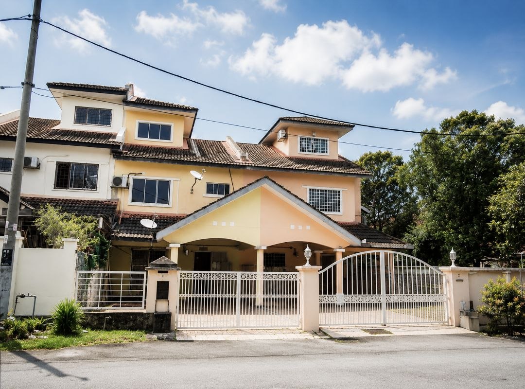 2 n half Terrace Taman Desa Karunmas
