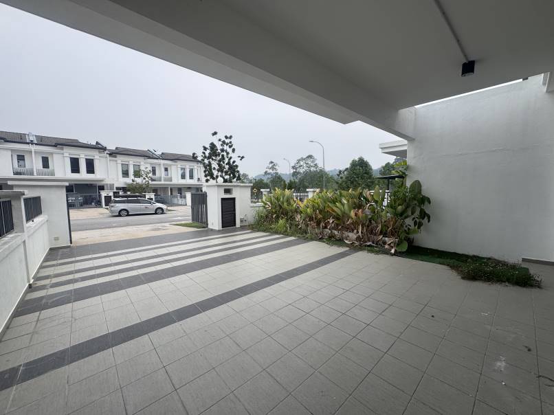 Renovated Double Storey Superlink IORA Alam Sari - photo 4