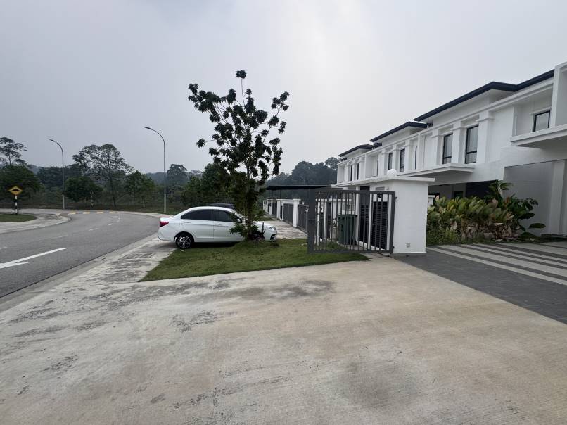 Renovated Double Storey Superlink IORA Alam Sari - photo 10