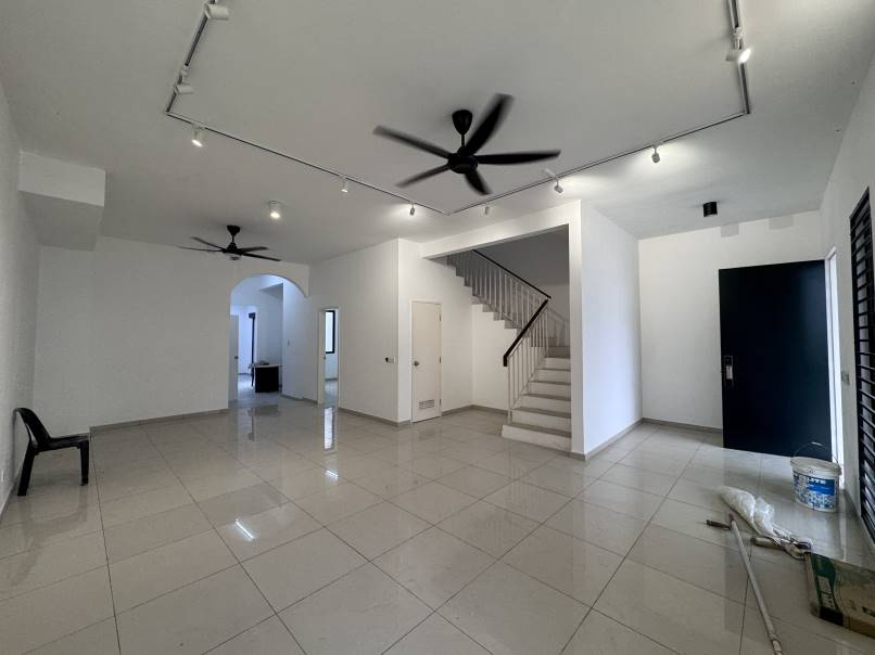Renovated Double Storey Superlink IORA Alam Sari - photo 12