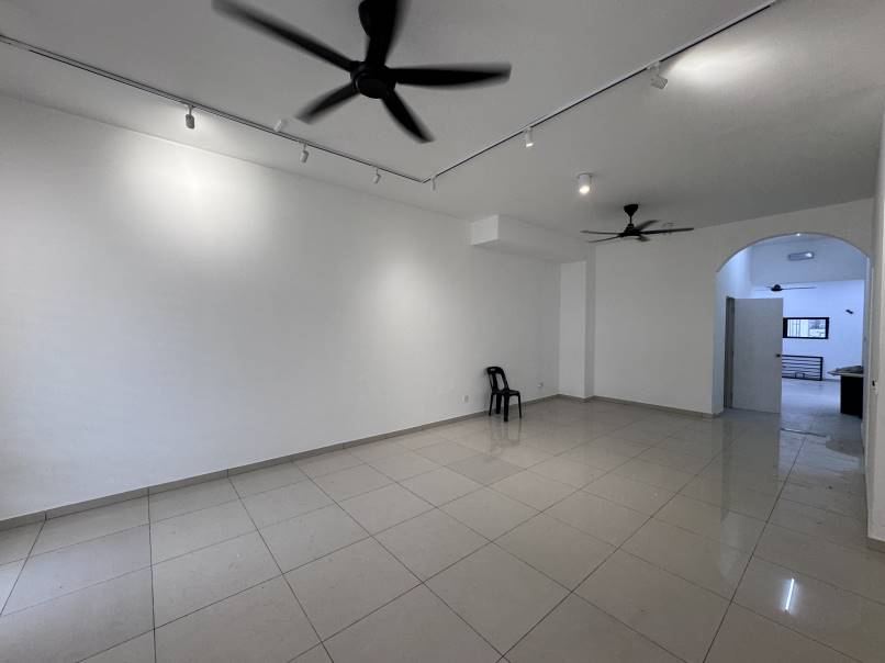 Renovated Double Storey Superlink IORA Alam Sari - photo 13