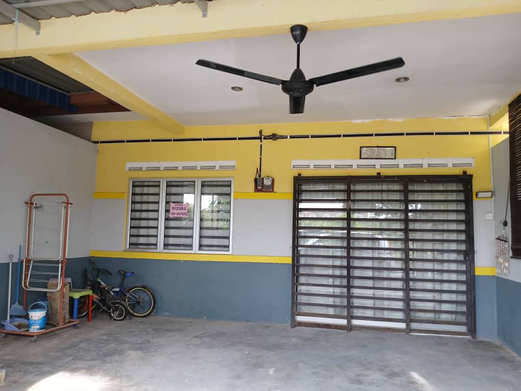 1 Storey Tmn Langat Murni Bukit Changgang Banting - photo 2