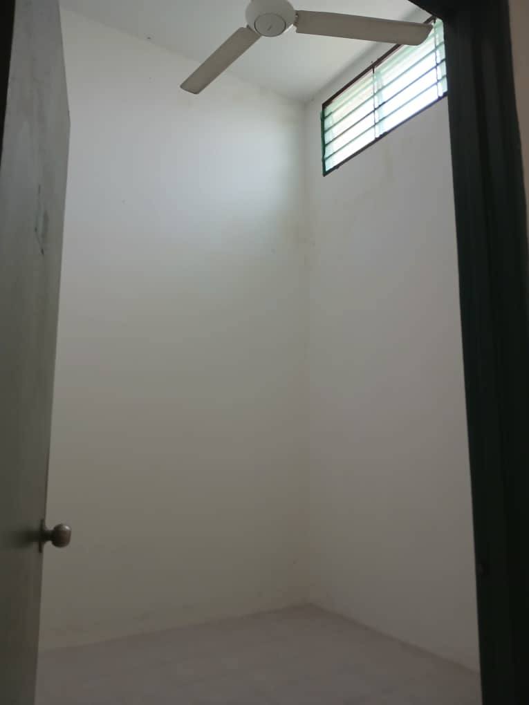 1 Storey Tmn Langat Murni Bukit Changgang Banting - photo 9