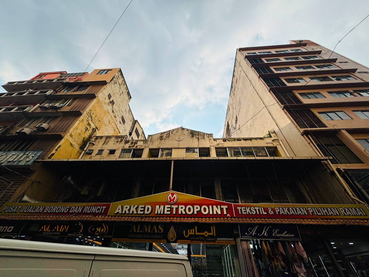 3 Storey Commercial Building At Jalan Tuanku Abdul - photo 3