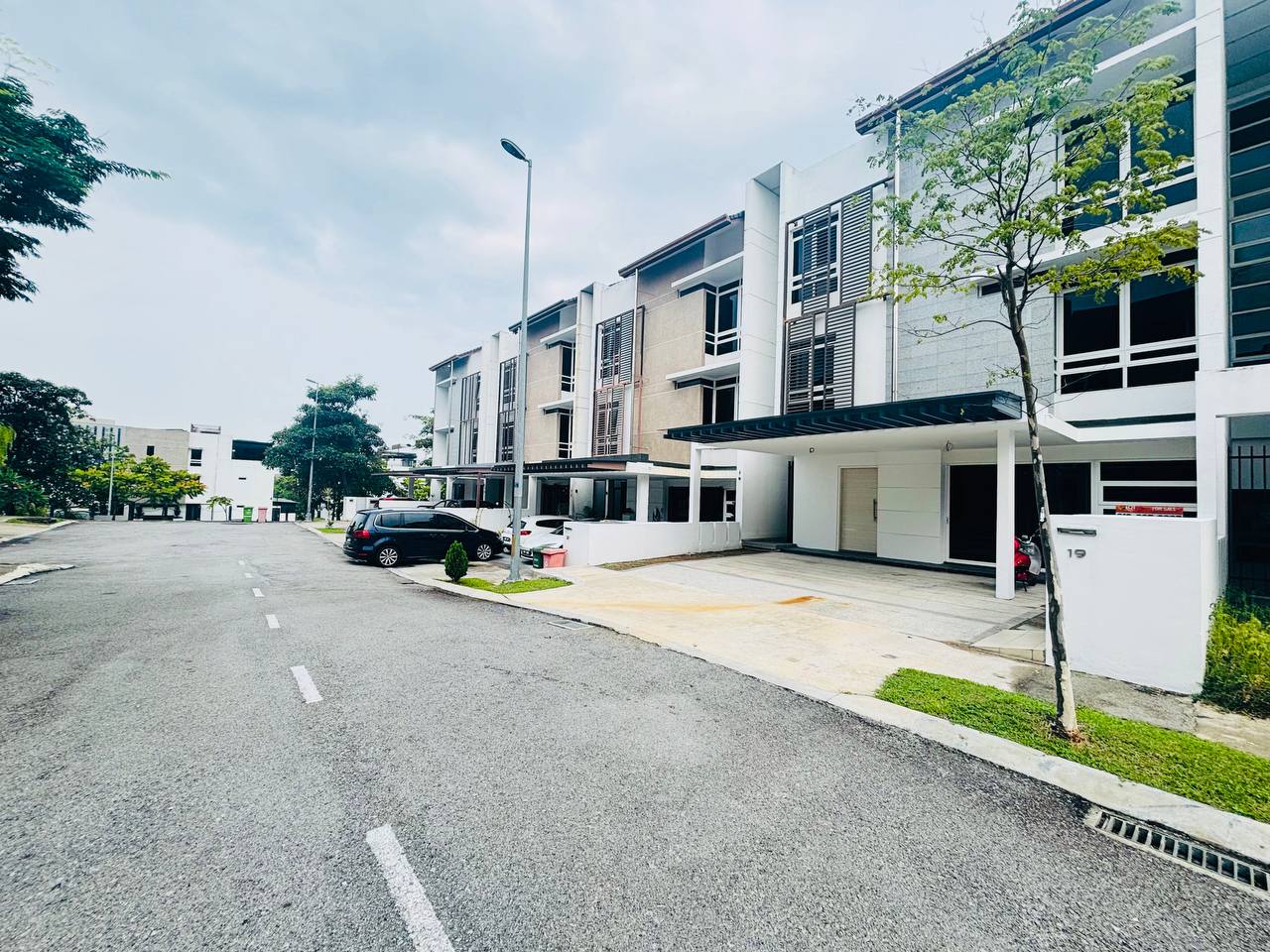 Two And Half Storey Hyperlink Duta Villa Presint 1