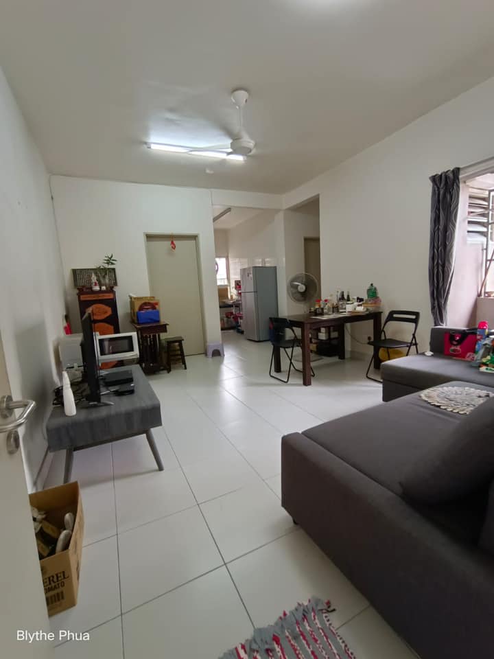 Akasia Apartment Bandar Botanic 1st Floor