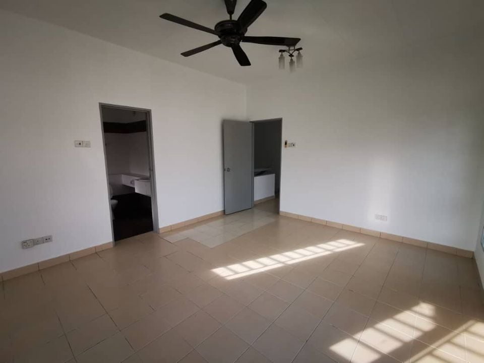 Bandar Bukit Raja Double Storey End Lot With Land - photo 3