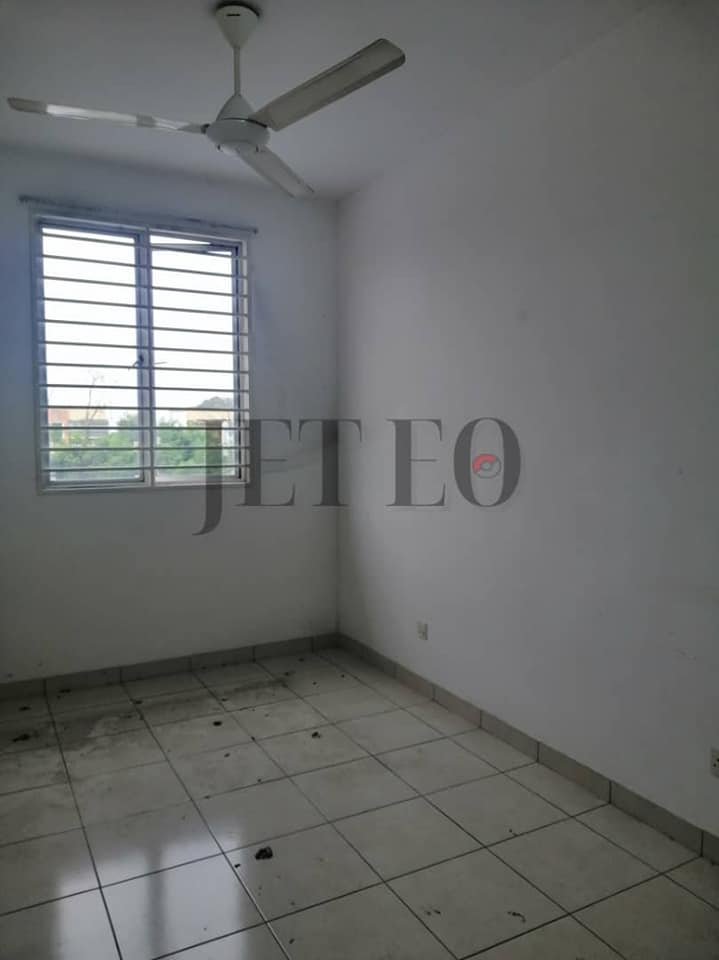 Bukit Tinggi 2 Trifolis Apartment 900 sqft 3R2B - photo 3