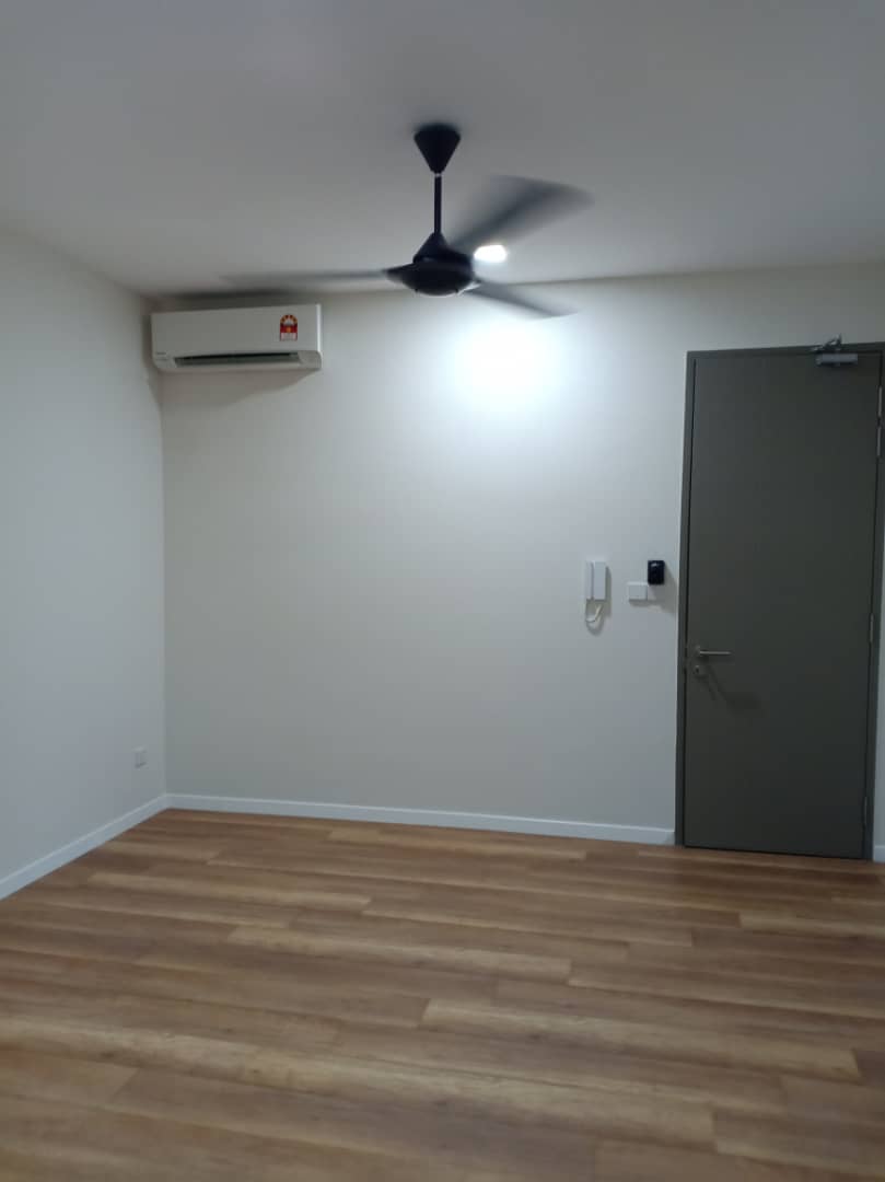 Bennington Residences Condo Studio Basic Furnished - photo 2