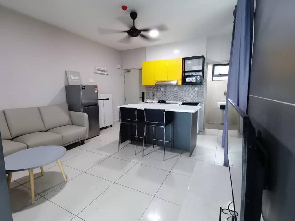 Fully Furnished Libe ...