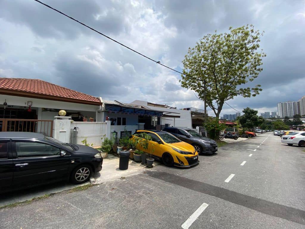 RENOVATED Single Storey Terrace Jalan Bk 1 3 Banda - photo 1