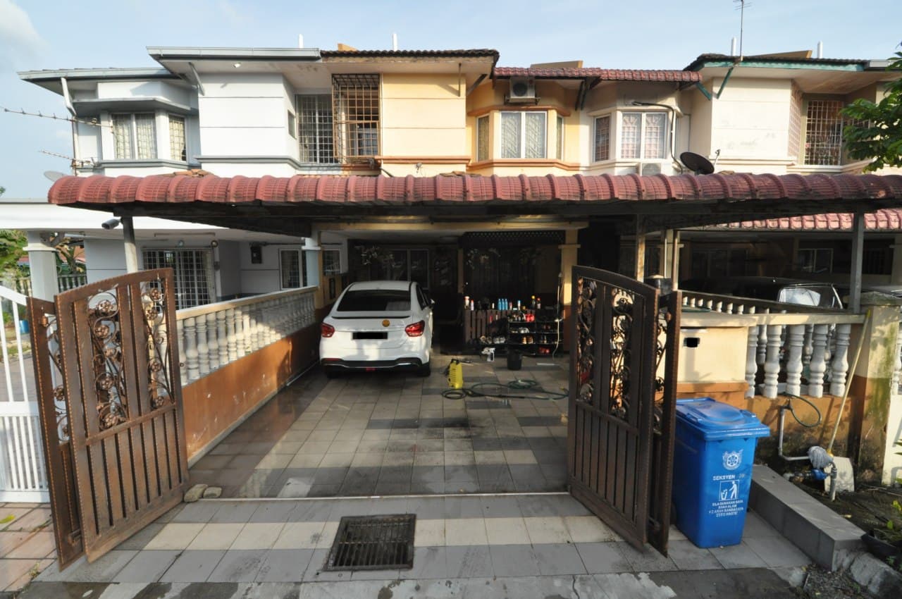 RENOVATED TERMURAH 2 Storey House Sec 36 Shah Alam