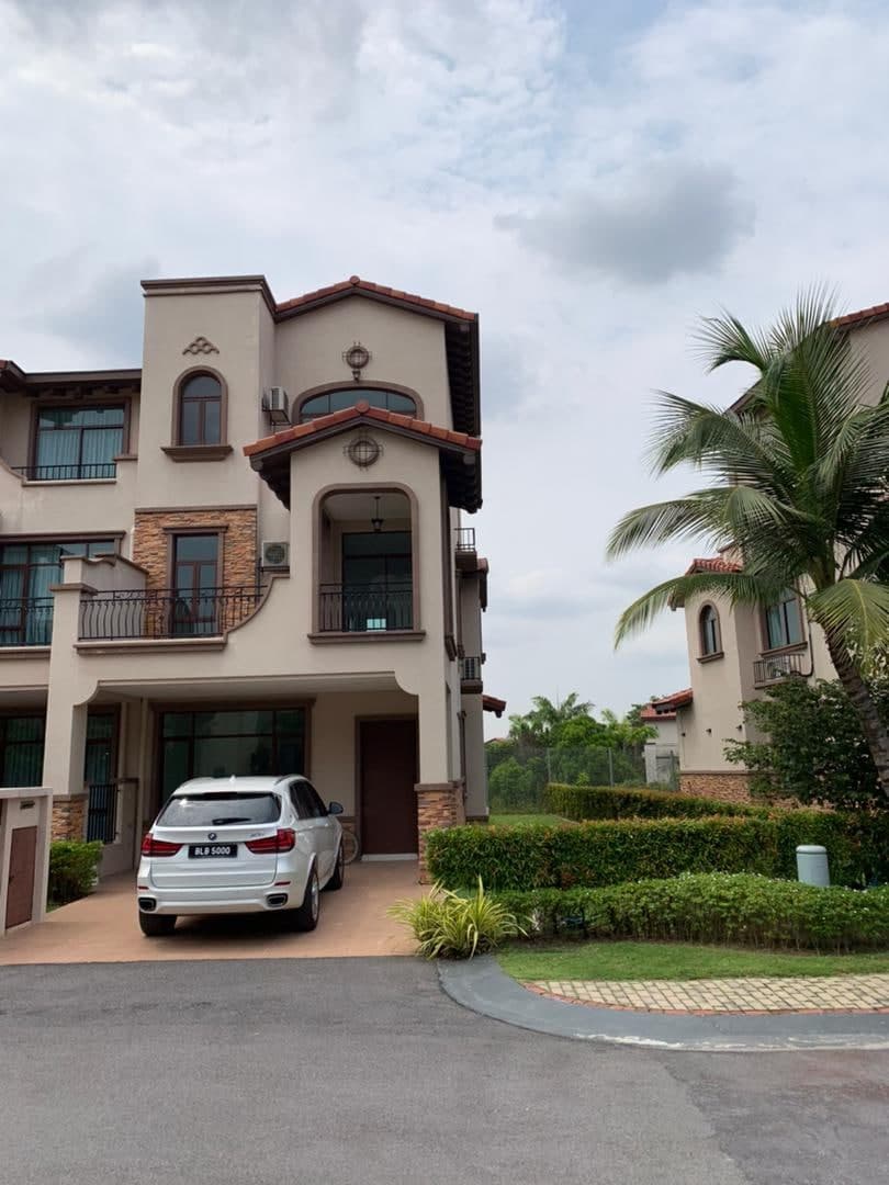 FREEHOLD Diamond City Semenyih