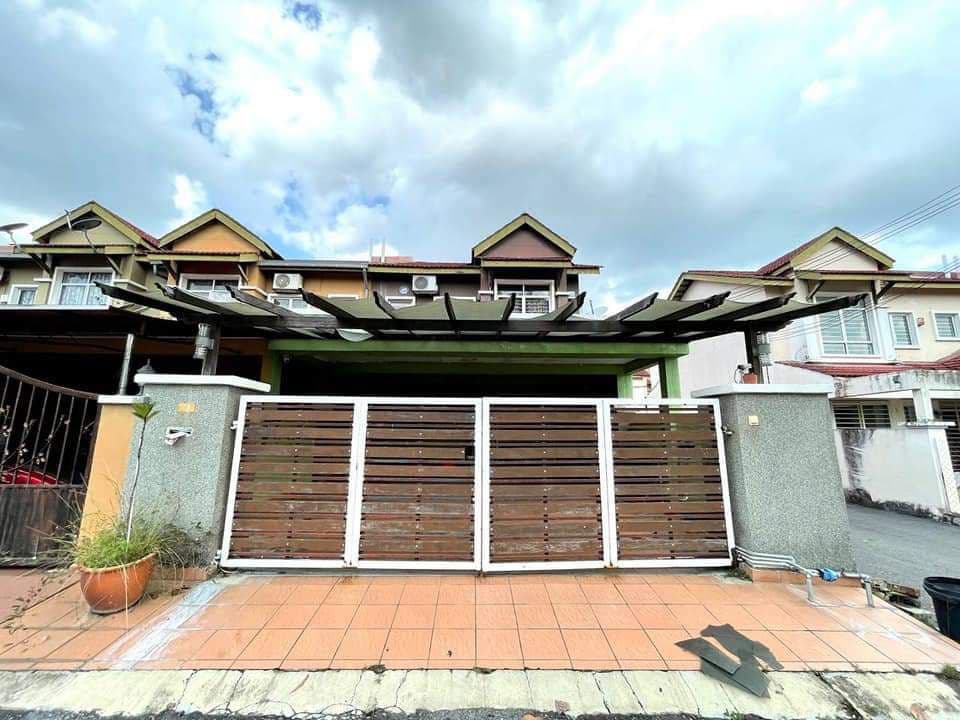 End Lot Double Storey Terrace Taman Kajang Prima