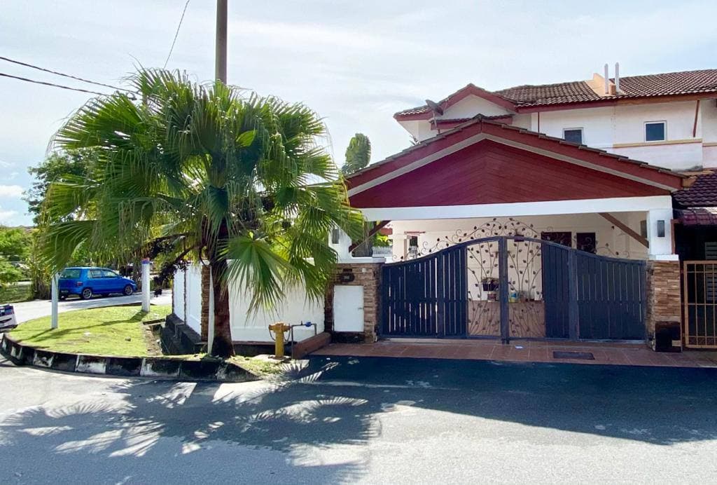 Double Storey House Bandar Saujana Putra Selangor