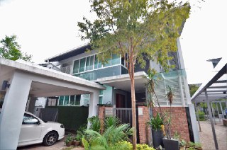 2 Storey Semi D Encore Glades Putra