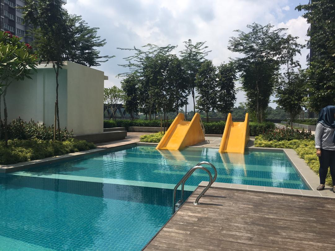 Corner Lot with Balcony Southville Apartment Bangi - photo 2