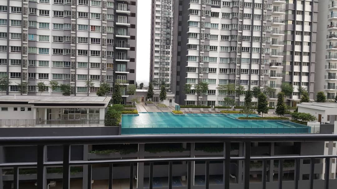 Corner Lot with Balcony Southville Apartment Bangi - photo 3