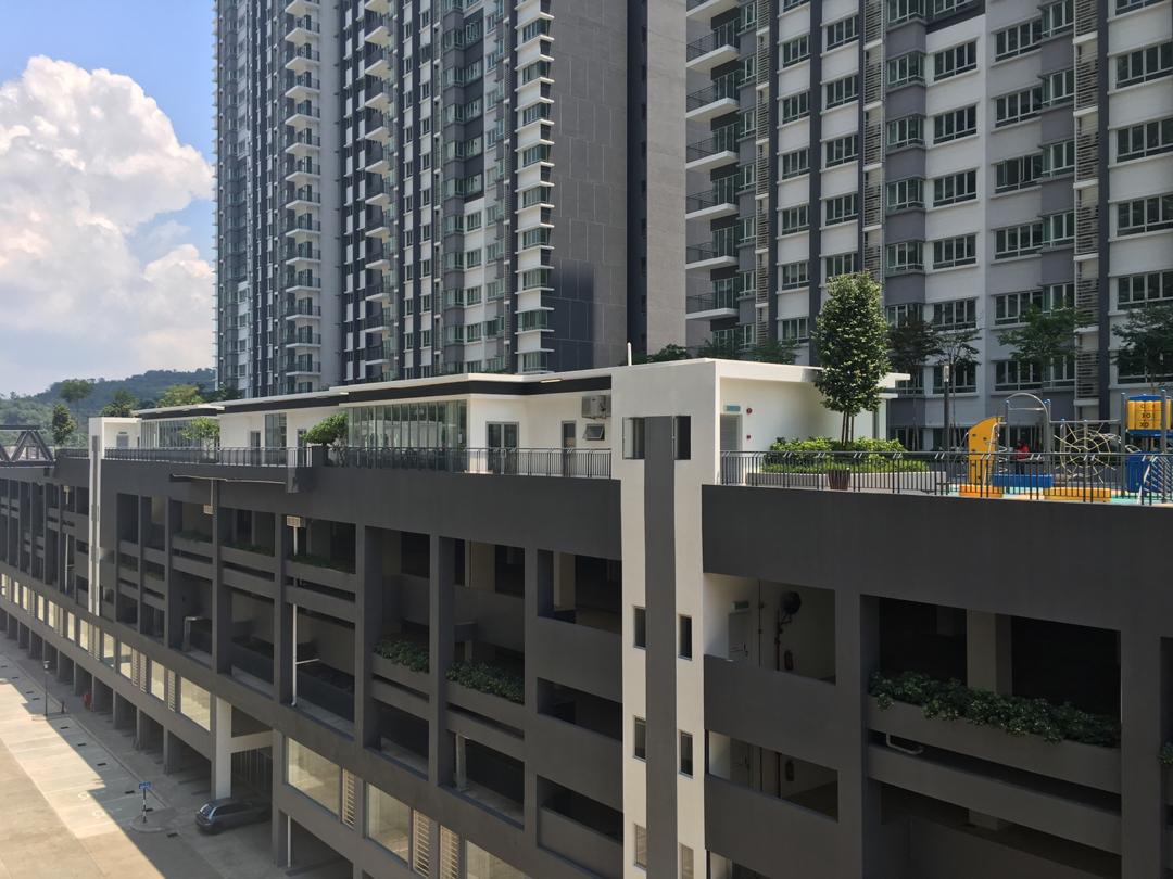 Corner Lot with Balcony Southville Apartment Bangi - photo 9