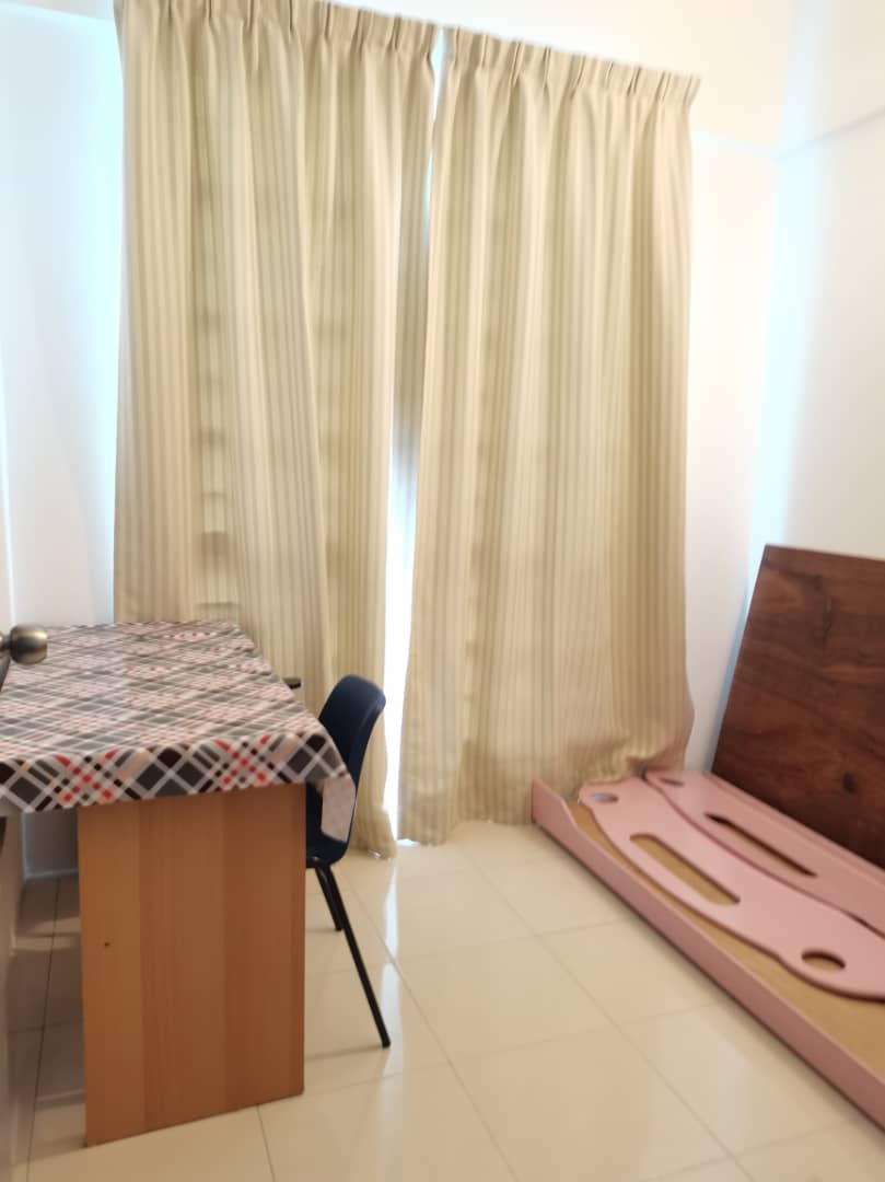 Partly Furnished Puncak Hijauan Apartment Bangi - photo 4