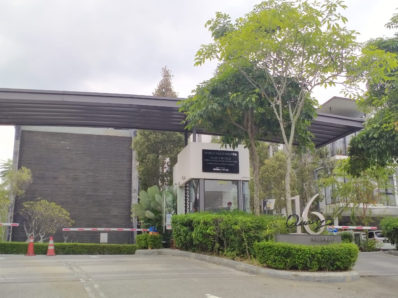 Condo 16 Quartz Sky Villa at Taman Melawati - photo 1