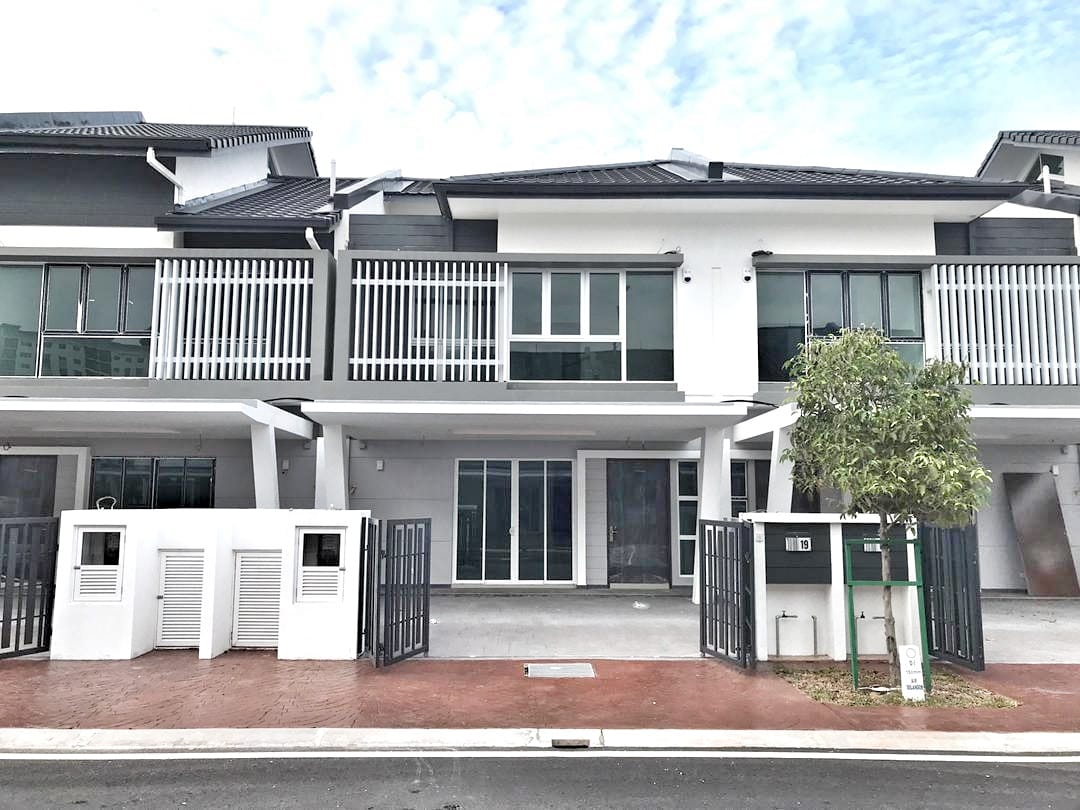 NEW 2 STOREY LINK HOUSE AT CYBERJAYA - photo 1
