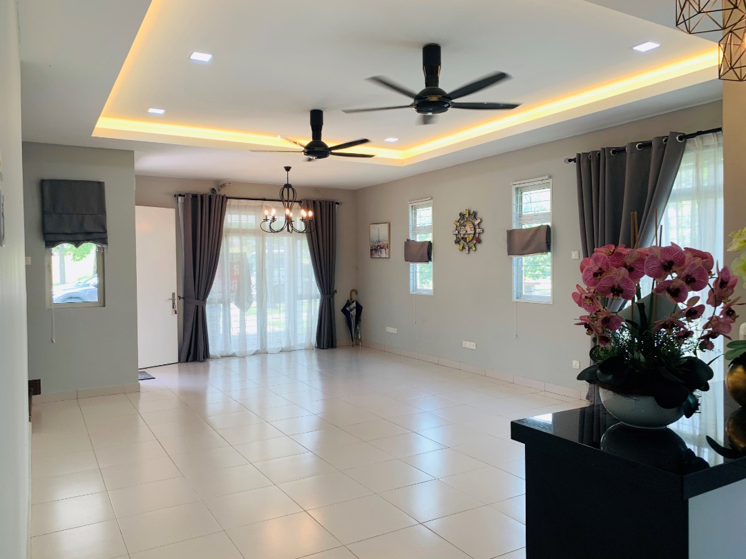 THE PINES 2 STOREY END LOT AT PRESINT 11