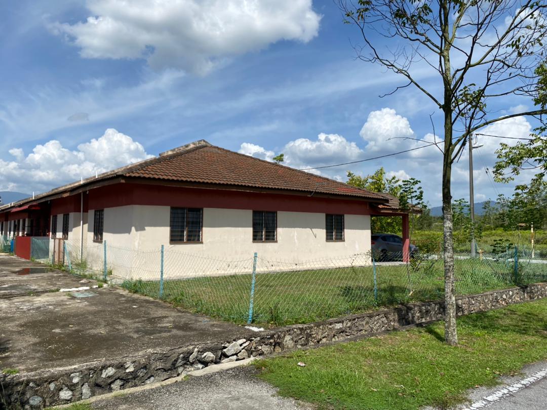 Single Storey Terrace Jln Telipot,Bkt Beruntung - photo 2