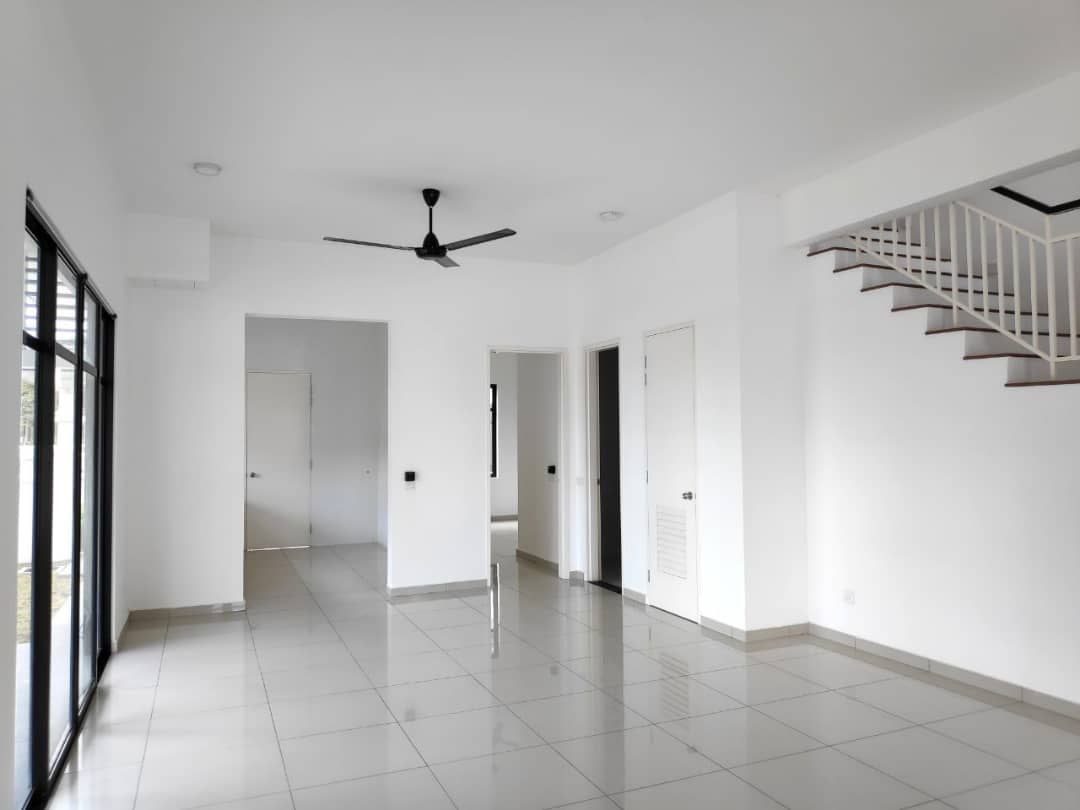 Double Storey End Lot Cradleton Eco Majestic Sem