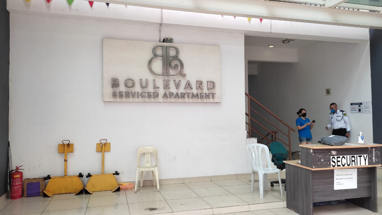 E Boulevard Serviced Apartment - photo 13