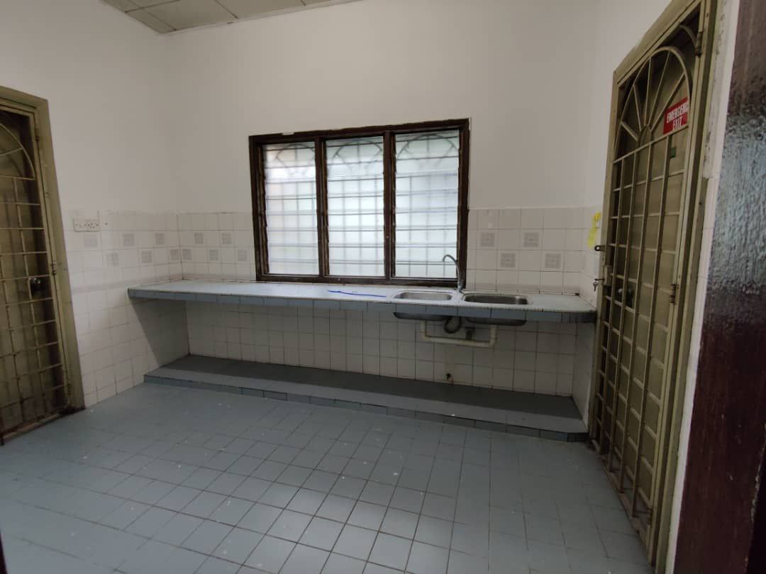 SINGLE STOREY TERRACE BANDAR TUN HUSSIEN ONN - photo 2