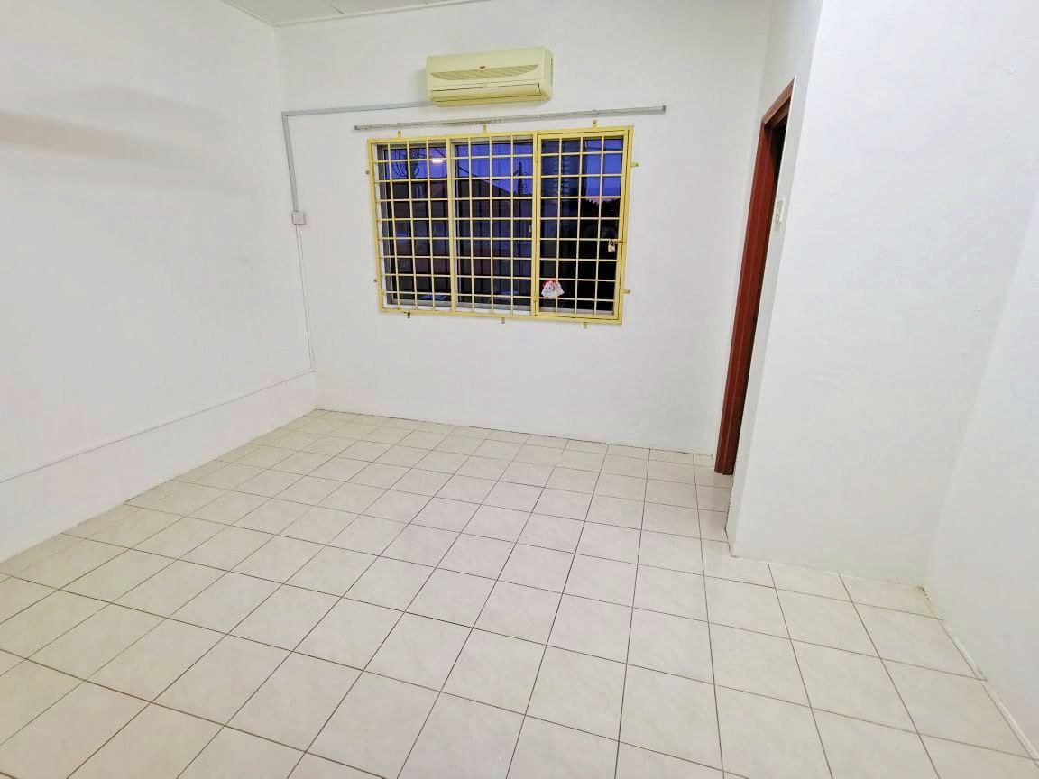 End Lot Terrace Bandar Saujana Putra SP6 - photo 3