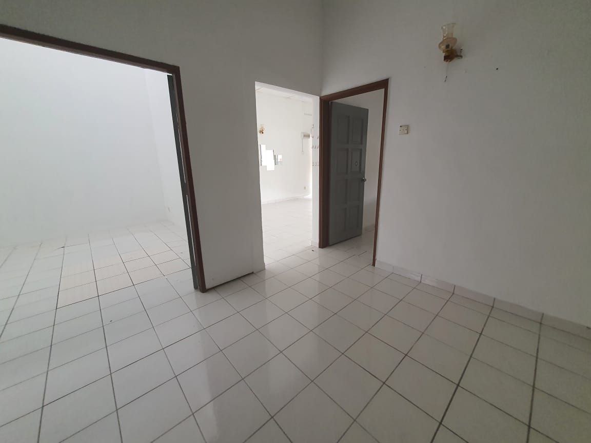 Single Storey SS5 Kelana Jaya - photo 9