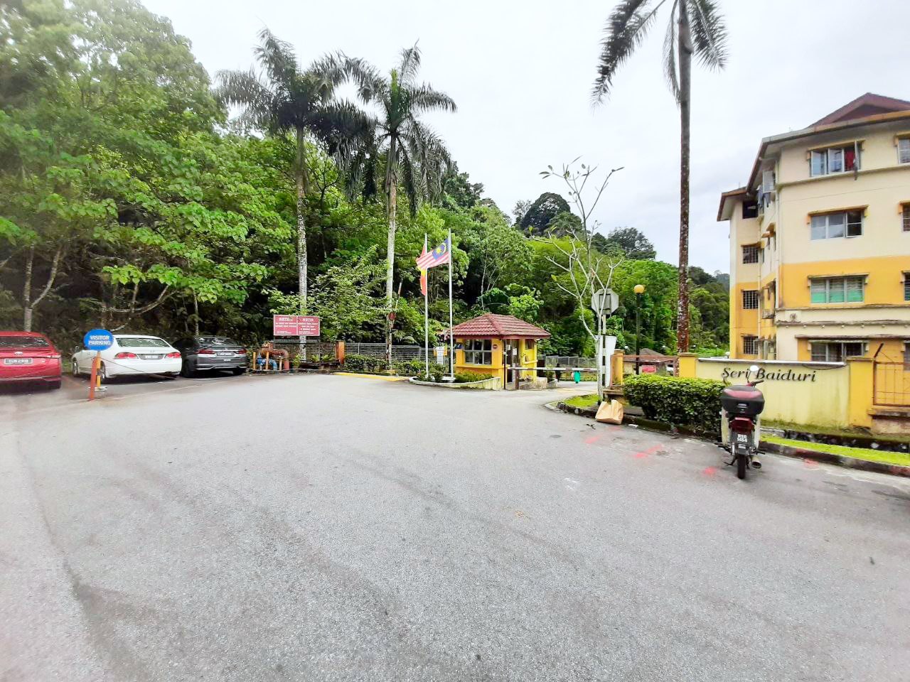 Apartmen Sri Baiduri Taman Bkt Indah Ampang - photo 13