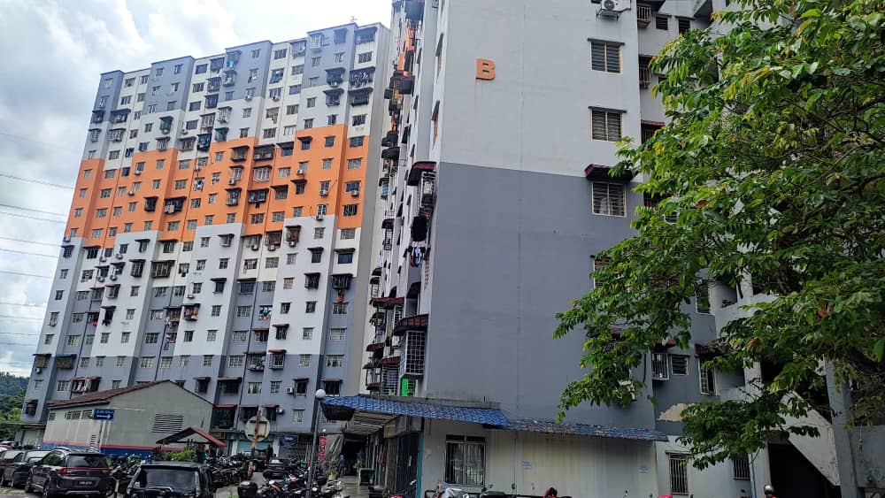 Blok B Pangsapuri Sri Penara Bandar Sri Permaisuri