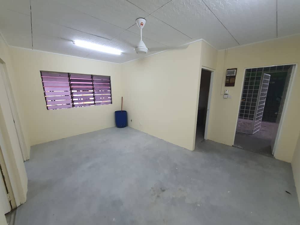 Flat PKNS seksyen 24 Shah Alam Block 46 - photo 2