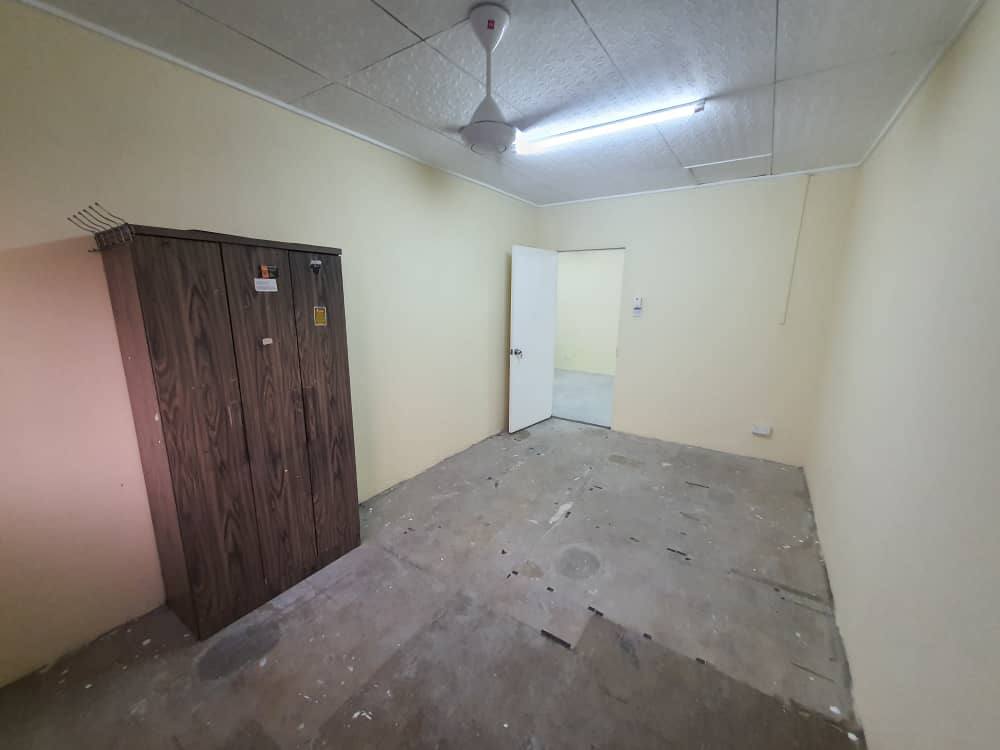 Flat PKNS seksyen 24 Shah Alam Block 46 - photo 3