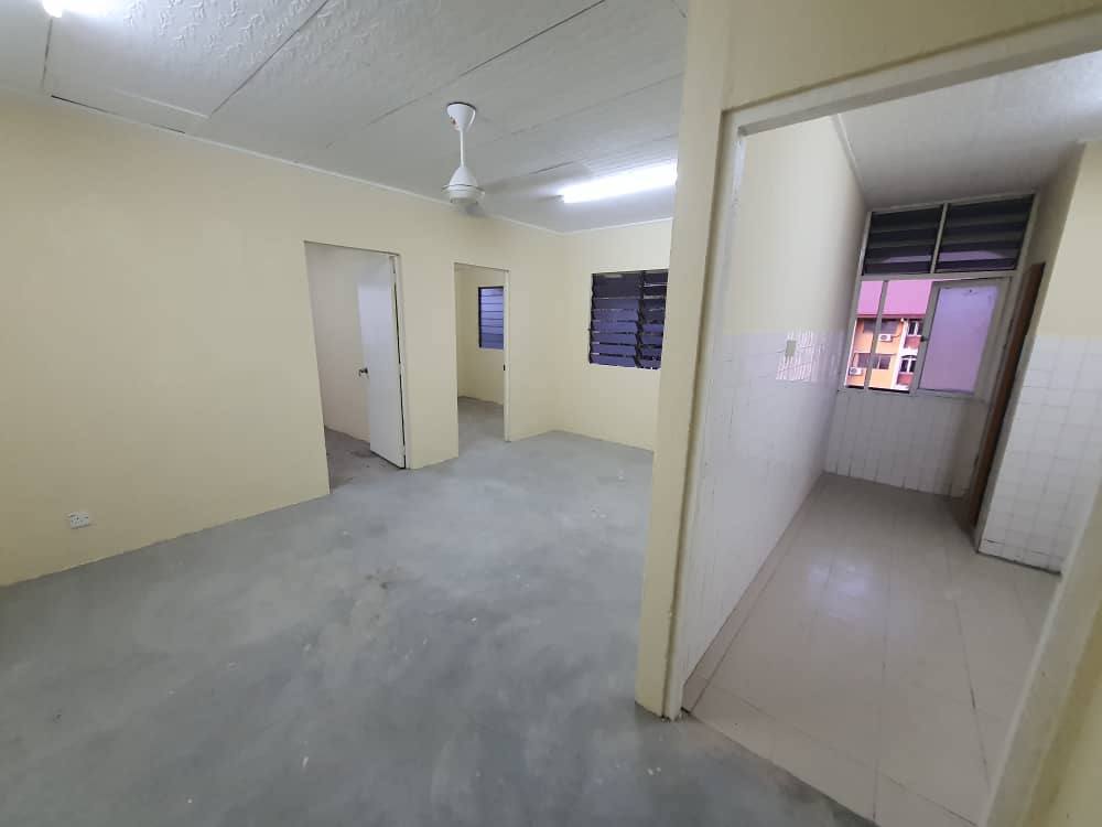 Flat PKNS seksyen 24 Shah Alam Block 46 - photo 8
