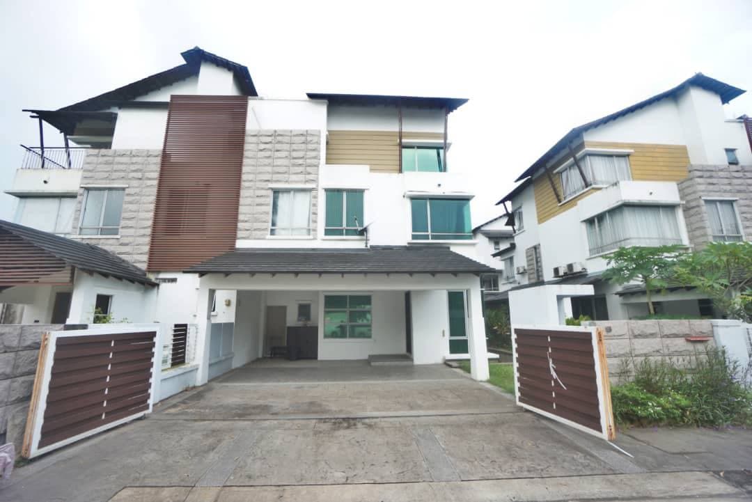 3 Storey Semi D Laman Seri Near Aeon Shah Alam
