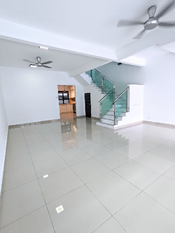RENOVATED DOUBLE STOREY TERRACE PARKLANDS SEMENYIH - photo 3
