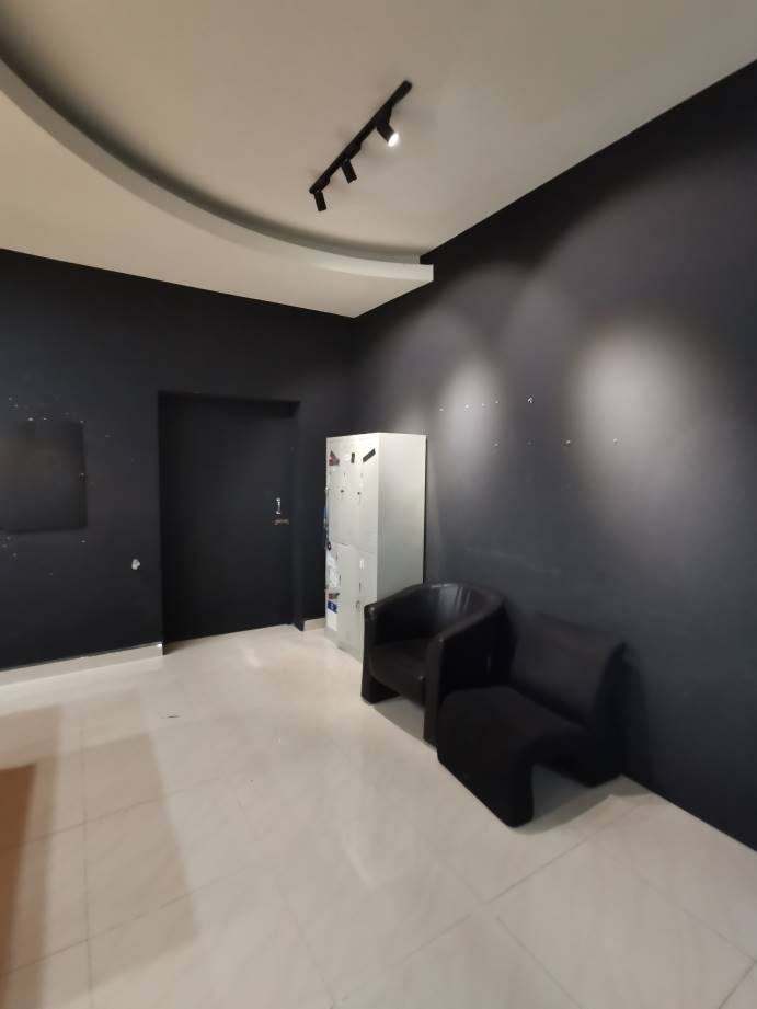 3 Storey Shop Lot for Rent - photo 10