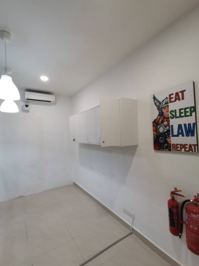3 Storey Shop Lot for Rent - photo 13