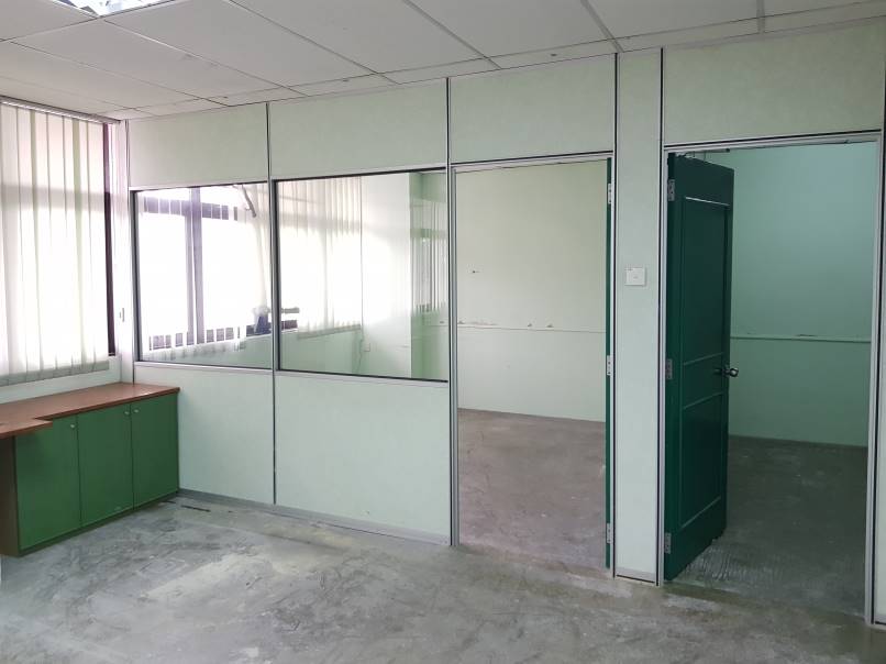 4 Storey Shop Lot for Rent - photo 6