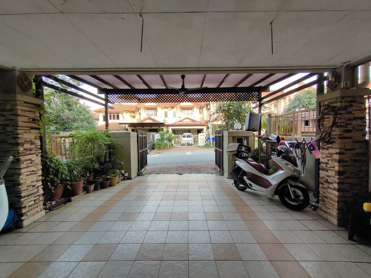 Taman Bukit Subang Shah Alam - photo 2
